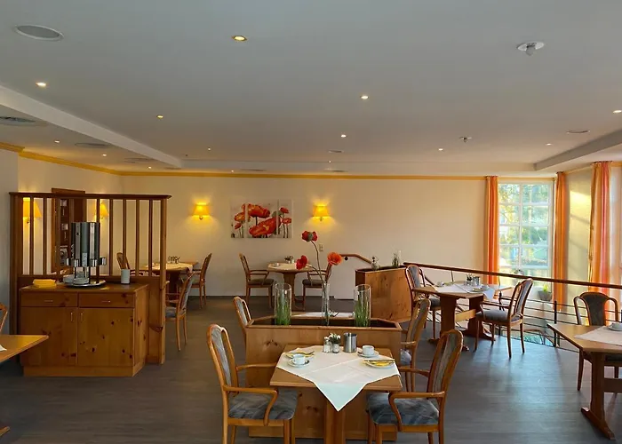 Weinhotel Roemerbad فندق باد سالزفلن